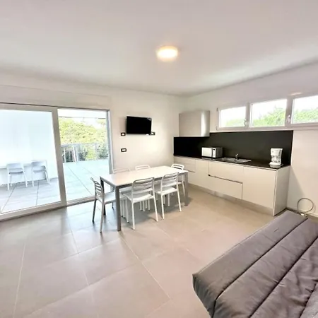 Apartment Pool Access Penthouse Near The Bibione