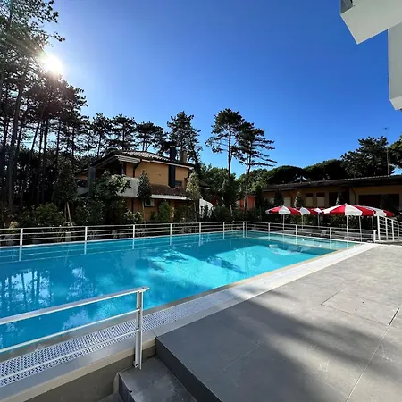 Pool Access Penthouse Near The Apartment