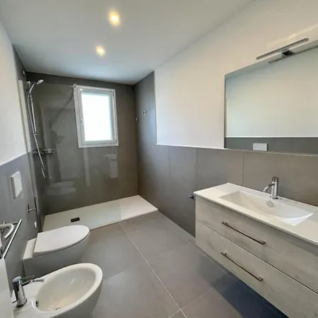 Pool Access Penthouse Near The