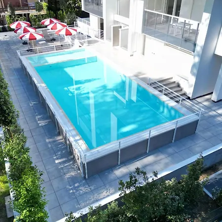Apartment Pool Access Penthouse Near The
