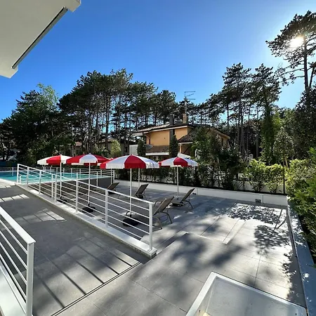 Pool Access Penthouse Near The Apartment Bibione
