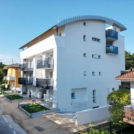 Pool Access Penthouse Near The