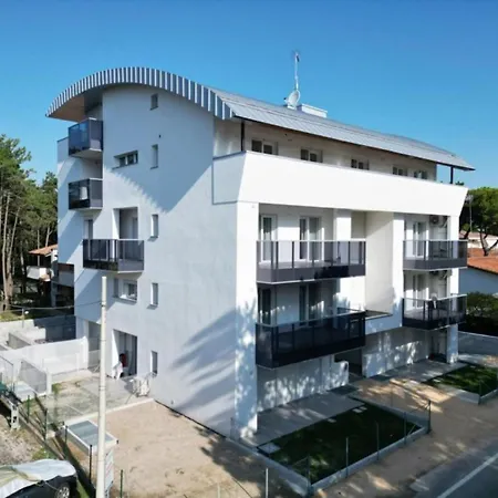 Pool Access Penthouse Near The Bibione