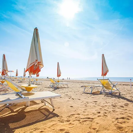 Apartment Pool Access Penthouse Near The Bibione